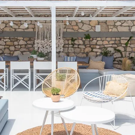 White Apartment Afytos