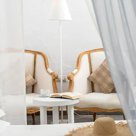 White Апартаменты *